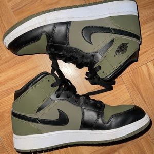 Air Jordan 1 Retro Mid GS “Olive Canvas” Youth SZ
